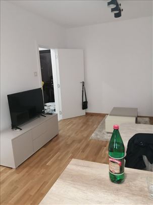 Centar,namešten dvosoban 550e