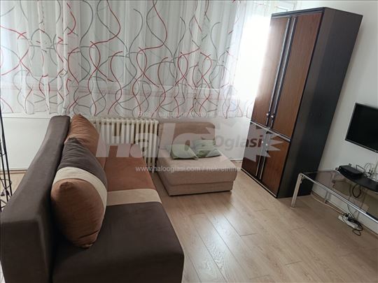 Kompletno nameštena garsonjera na Novom Beogradu