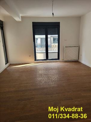 Lekino brdo - Petrovaradinska, 69m2+dvorište 50m2