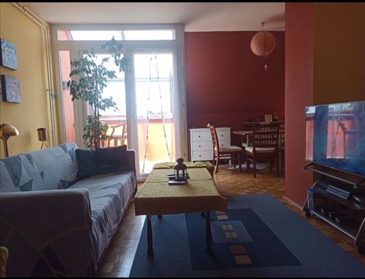 Prodaje se odlican duplex Banjica