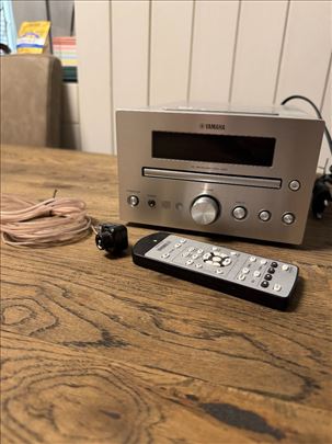 Receiver Yamaha sa daljinskim CRX 330, uvoz Svajca