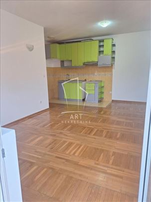 Žarkovo, 45m2, pogodan za kancelariju ID#11226