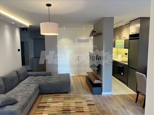 Blok 30, Renoviran + garaža, 2.5, 64+4m2