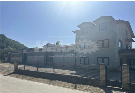 Hala 1060m2 Belanovica blizu Auto puta MilošVeliki