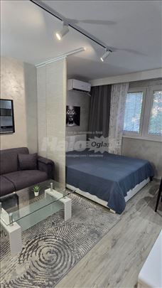 Izdajem LUX jednosoban stan na Karaburmi