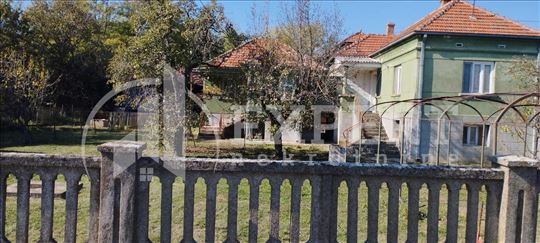 Kompletno seosko domaćinstvo 17km od Niša