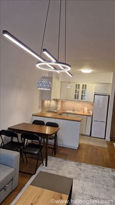 Provizija 40% - Lastavice Lux Garazno mesto