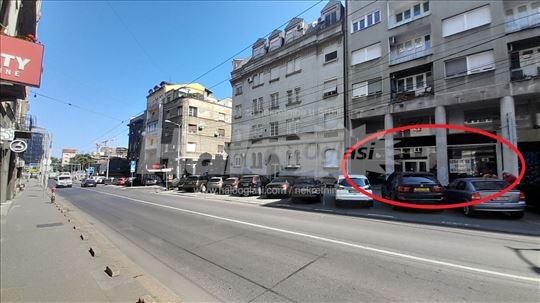 Slavija Makenzijeva 25 ulicni izdajem ili PRODAJEM