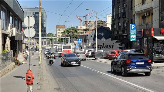 Slavija pocetak Makenzijeve br 25 ulicni lokal