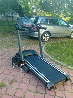 Traka za trčanje sa 2 motora, servisirana