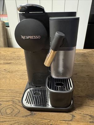 Aparat za kafu na kapsule br.98 Nespresso Delonghi