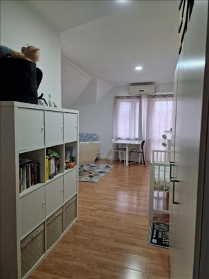Borska, lep dvosoban stan