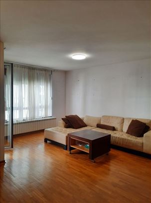Đeram pijaca, novogradnja, garaže, ID 24437