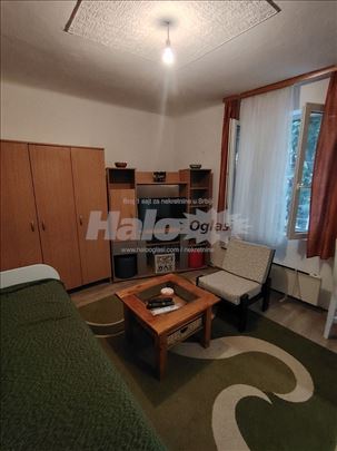 Garsonjera kod Vukovog spomenika