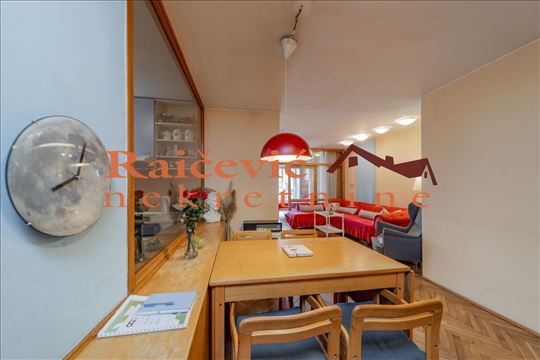 Hala Pionir, Bulevar despota Stefana, 3.5, 71 m2