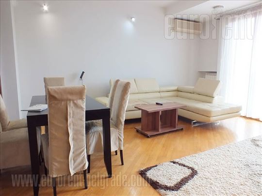 ID#31940, Izdavanje, Stan, Centar, 135 m2
