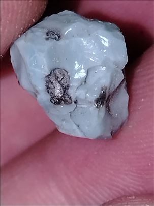 Larimar-sirov plavi dragulj