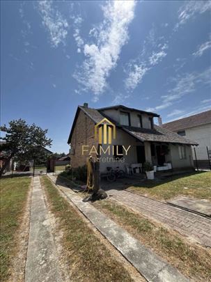 Prodaja – KuĆa Sa Velikim DvoriŠtem - Veternik
