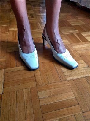 Sandale bež boje