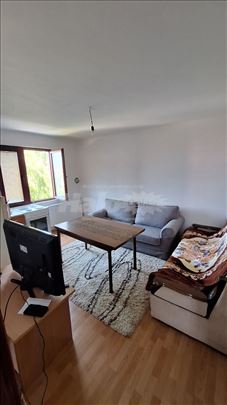 Stan 40m2 Miljakovac 3