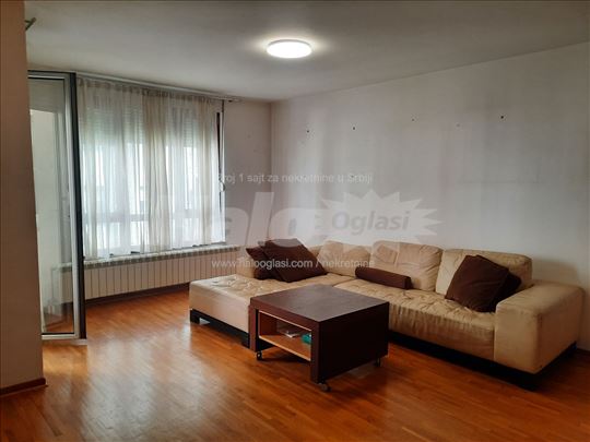 Stan 76 km kod Djerma sa dva garažna mesta