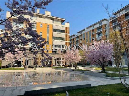 West 65, nov, atraktivan lokal 65m2, sa baštom