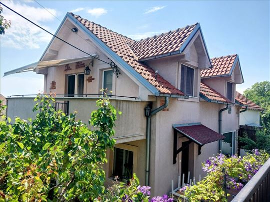 Manja zasebna porodicna kuća na 3a 
