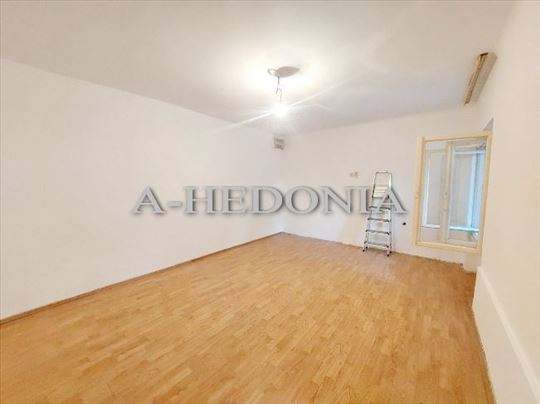 Zemun, Centar, Karađorđev trg, 1.5, dvorište
