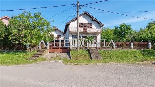 Barajevo, Vranić, dve kuće, 300m2, plac 11ari