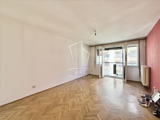 Centar, Sarajevska, 60m2 ID#11253