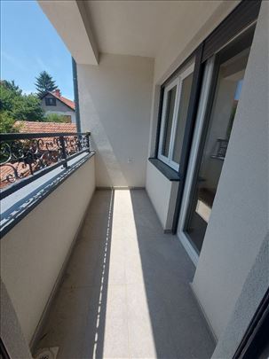Četvorosoban-nov-useljiv-72m2+10m2 terase, parking