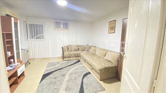 Izdaje se dvosoban stan u kući u centru Niša, 50m2