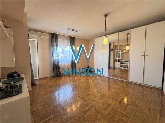 Novi Sad, Bulevar - Uknjižen dvosoban stan ID#1000