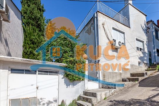 Odlična porodična kuća, 247m2, plac  3.13ara, kod 