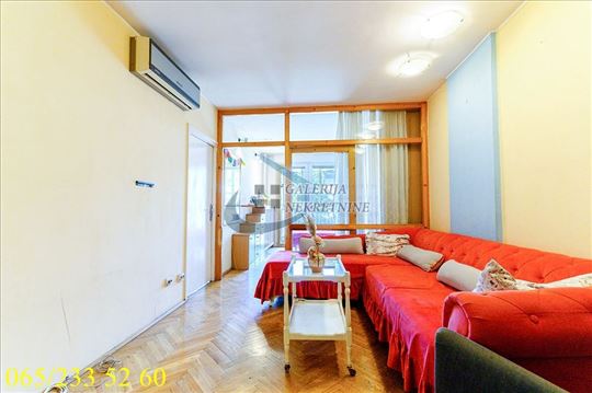 Palilula,Hala Pionir-Bulevar despota Stefana 71m2