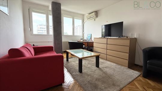 Stan na odličnoj lokaciji na Novom Beogradu