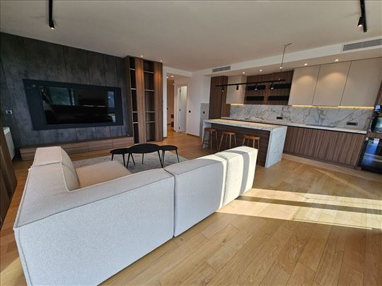 Vidikovac reke u geometriji stakla - Penthouse -
