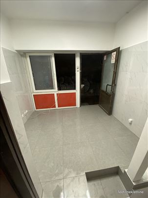 Zemunska pijaca 48m2 višenamenski lokal, renoviran
