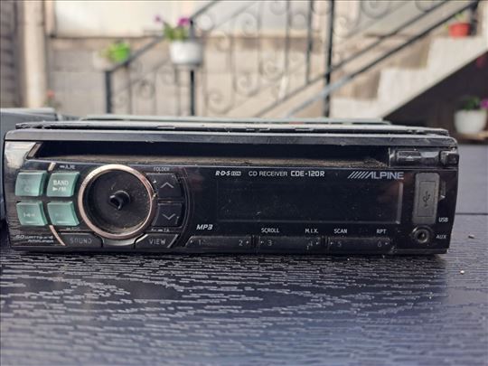 Alpine CDE-120R auto CD/MP3 plejer