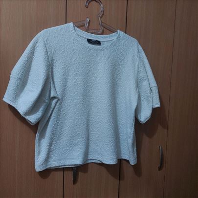 Bershka kraća bluza M