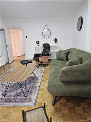 Blok 38, renoviran, funkcionalan, ID 24458