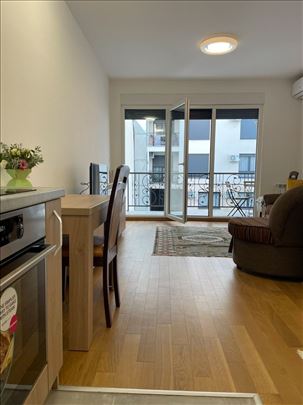 Crveni krst, novogradnja, parking, ID 24457
