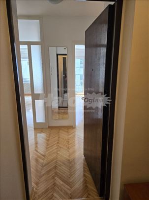 Dvosoban stan u centru za kancelariju/stanovanje