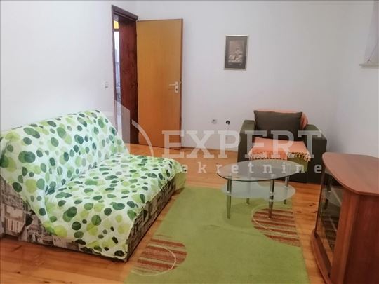 Izdaje se jednoiposoban stan na Panteleju, 40m2