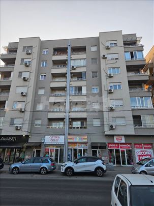 Izdajem stan u Borči