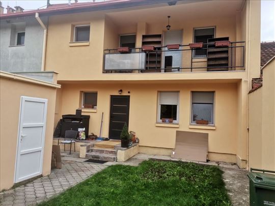 Lepa kuća u Kaću