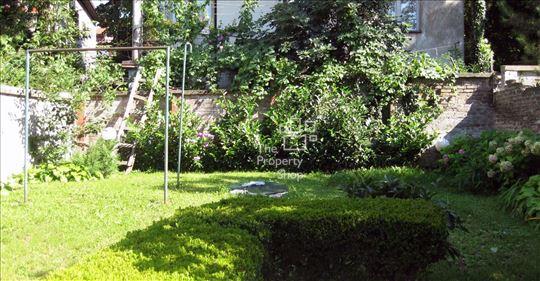 Senjak,odlična kuća,plac 4 ara