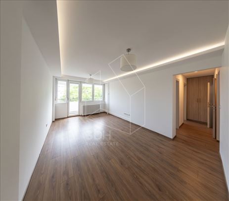 Arena, 72m²,komforan renoviran 3.0 stan sa terasom