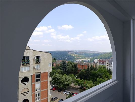Manji dvosoban, komplet renoviran stan, Vidikovac