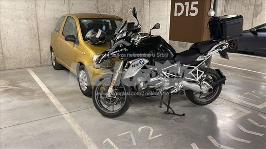 Parking/garza za motor Beograd na Vodi